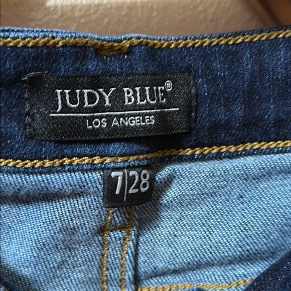Judy Blue Ankle Cropped Blue Jeans - Picture 2 of 7